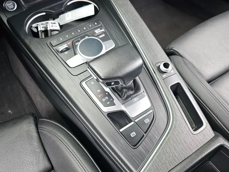 Audi A4 2.0 TDI, снимка 9 - Автомобили и джипове - 55012488
