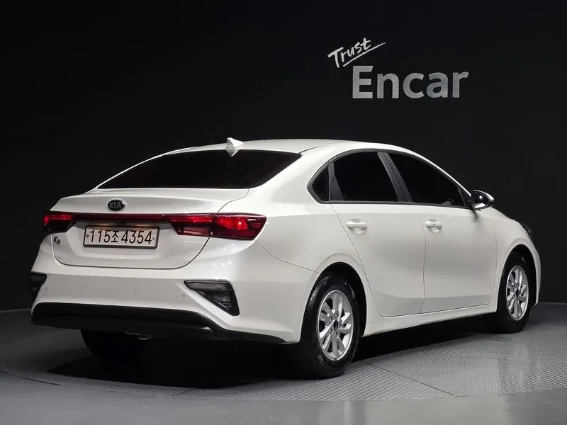Kia K3 Luxury, снимка 2 - Автомобили и джипове - 55884573