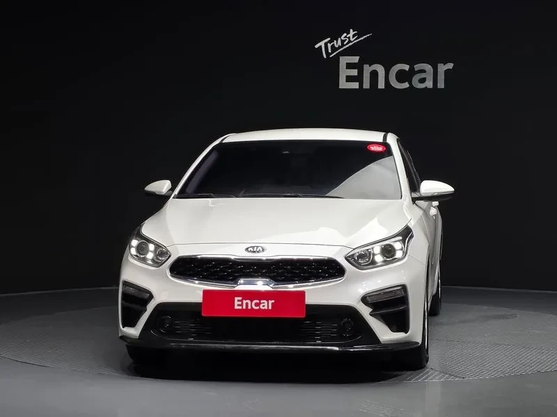 Kia K3 Luxury, снимка 3 - Автомобили и джипове - 55884573