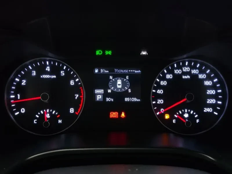 Kia K3 Luxury, снимка 8 - Автомобили и джипове - 55884573