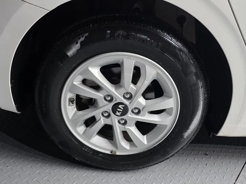 Kia K3 Luxury, снимка 5 - Автомобили и джипове - 55884573
