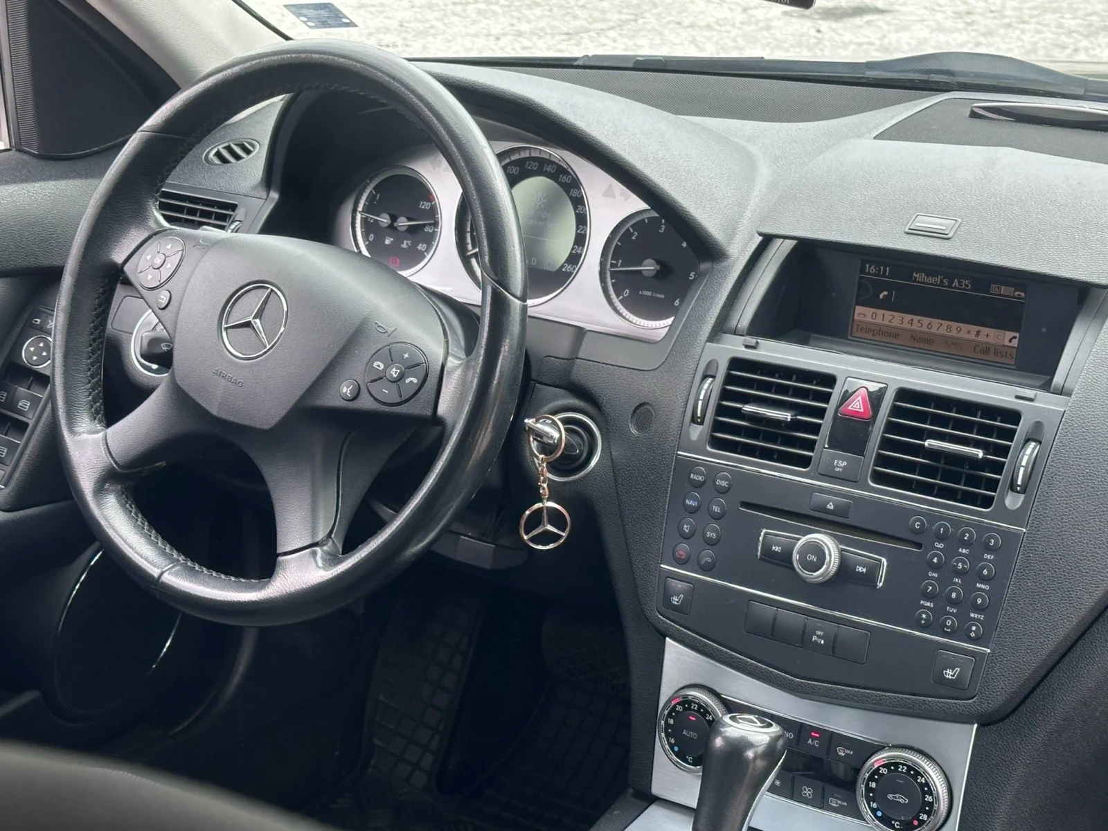 Mercedes-Benz C 220 Avantgarde OM646 автомат, регистрирана, нов внос - изображение 5