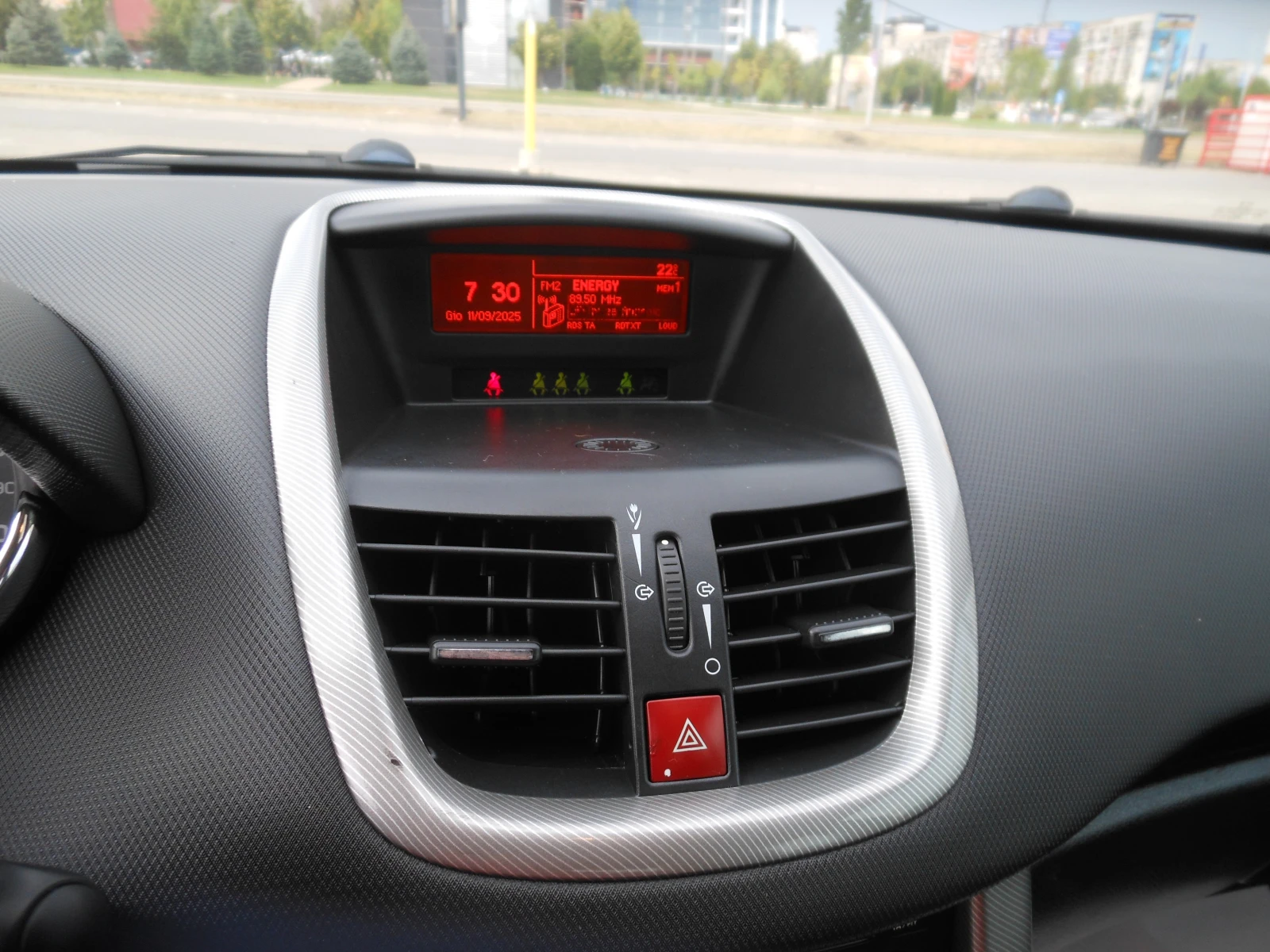 Peugeot 207 1, 4 HDI - изображение 10