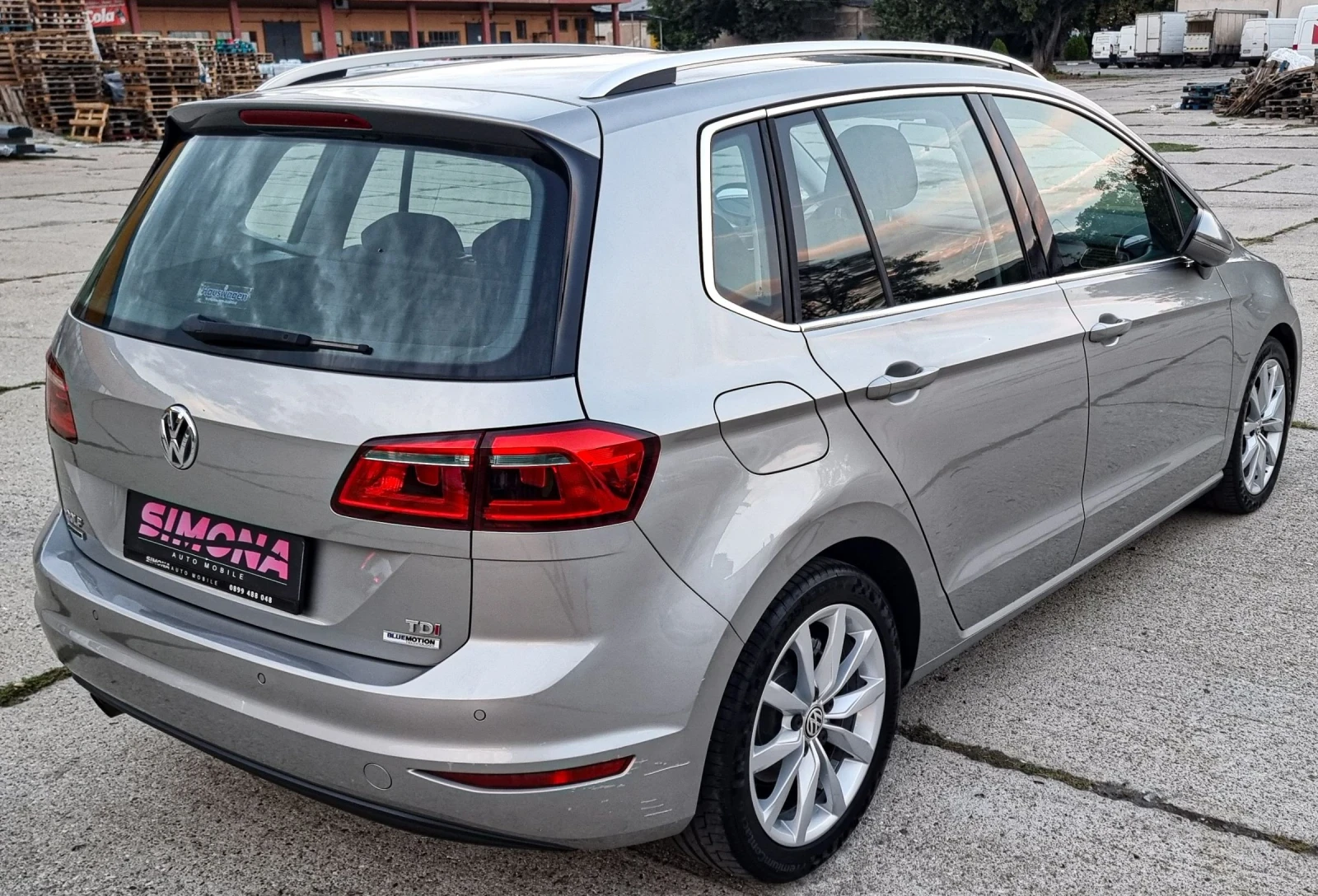 VW Sportsvan 1.6 TDI Highline BlueMotion Tech - изображение 3