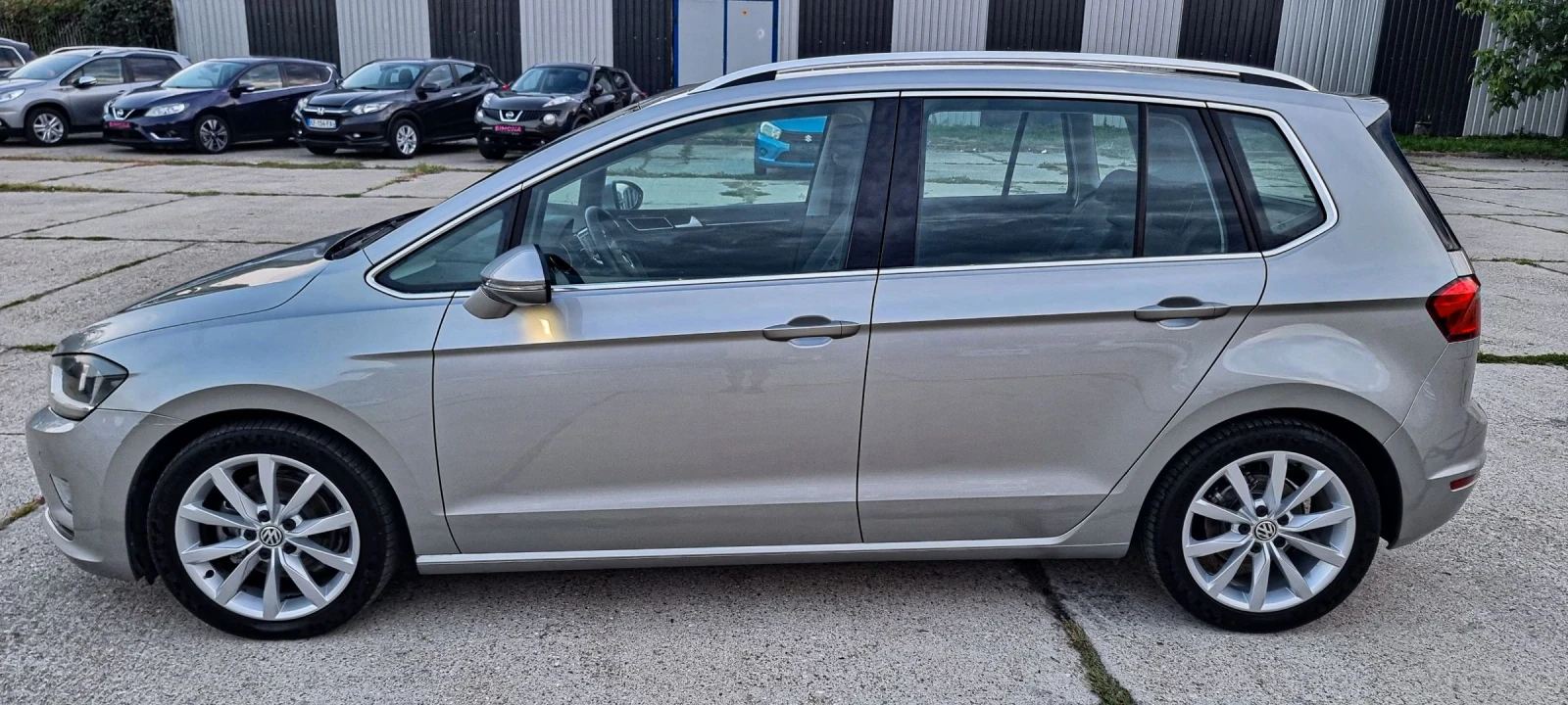 VW Sportsvan 1.6 TDI Highline BlueMotion Tech - изображение 6