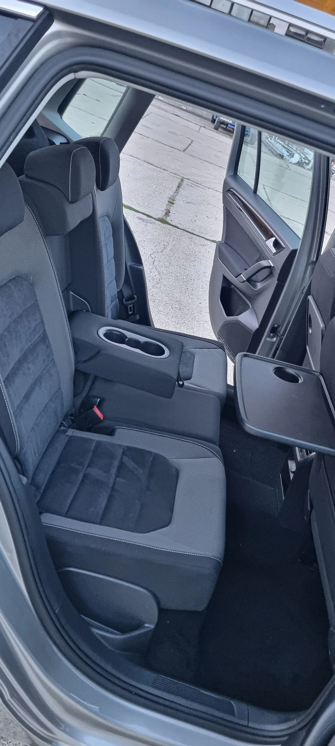 VW Sportsvan 1.6 TDI Highline BlueMotion Tech - изображение 10