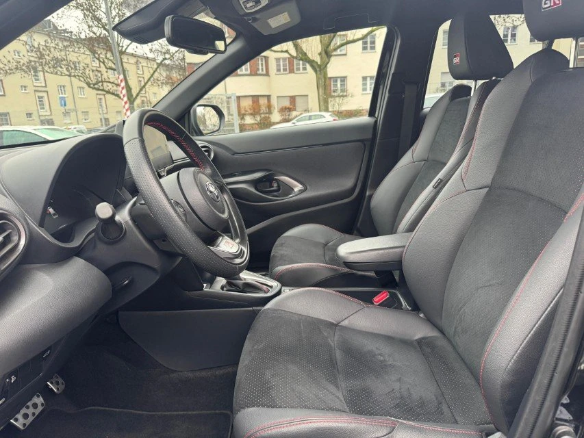 Toyota Yaris Cross | Hybrid | GR Sport | 2024 | 18 000 км., снимка 14 - Автомобили и джипове - 53811352