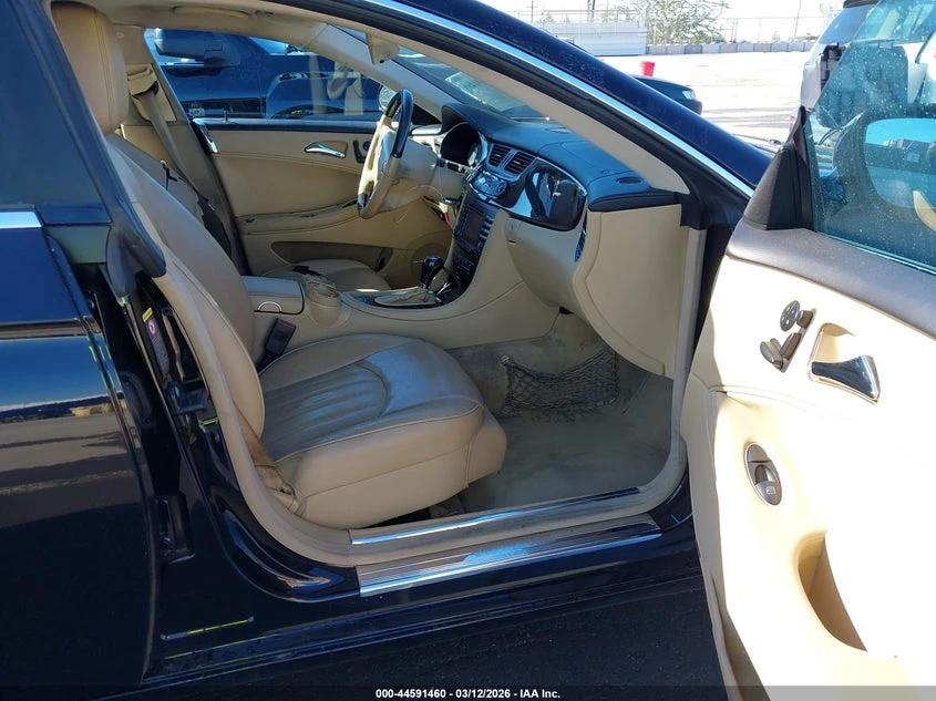 Mercedes-Benz CLS 550 5.5l, снимка 5 - Автомобили и джипове - 53979553