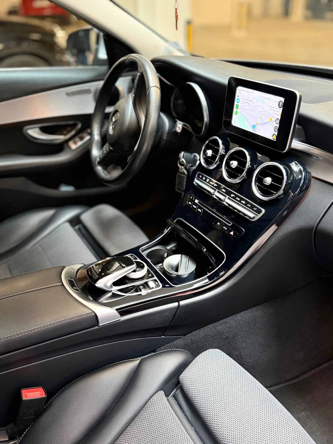 Mercedes-Benz C 220, снимка 16 - Автомобили и джипове - 54623317