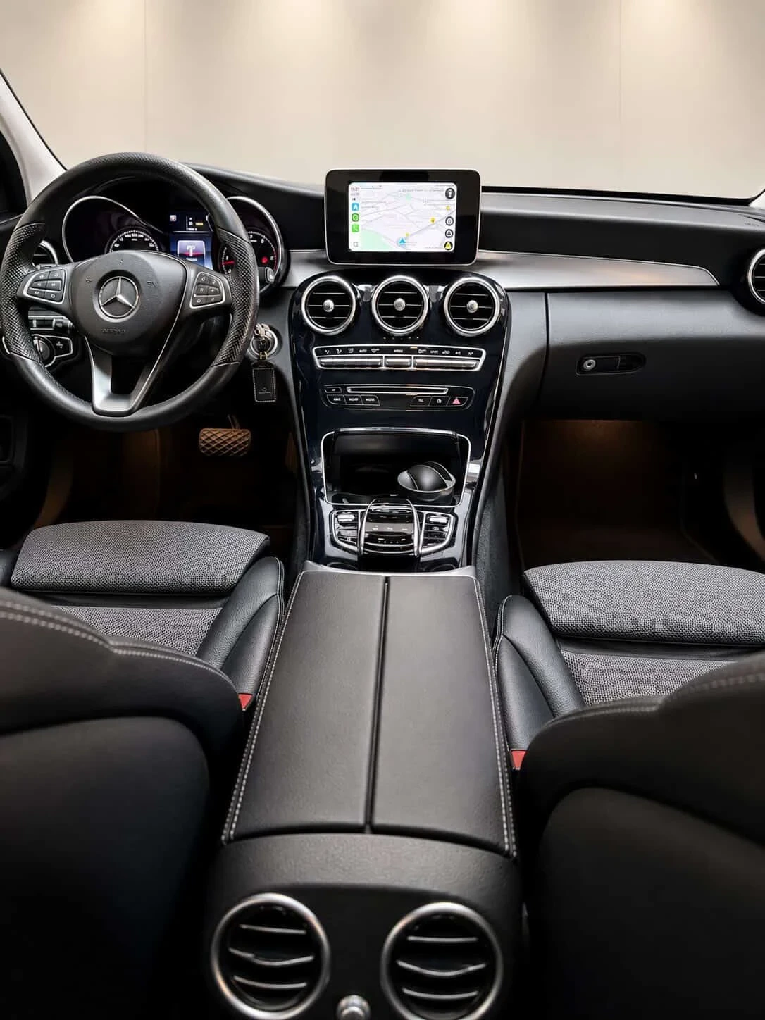 Mercedes-Benz C 220, снимка 12 - Автомобили и джипове - 54623317