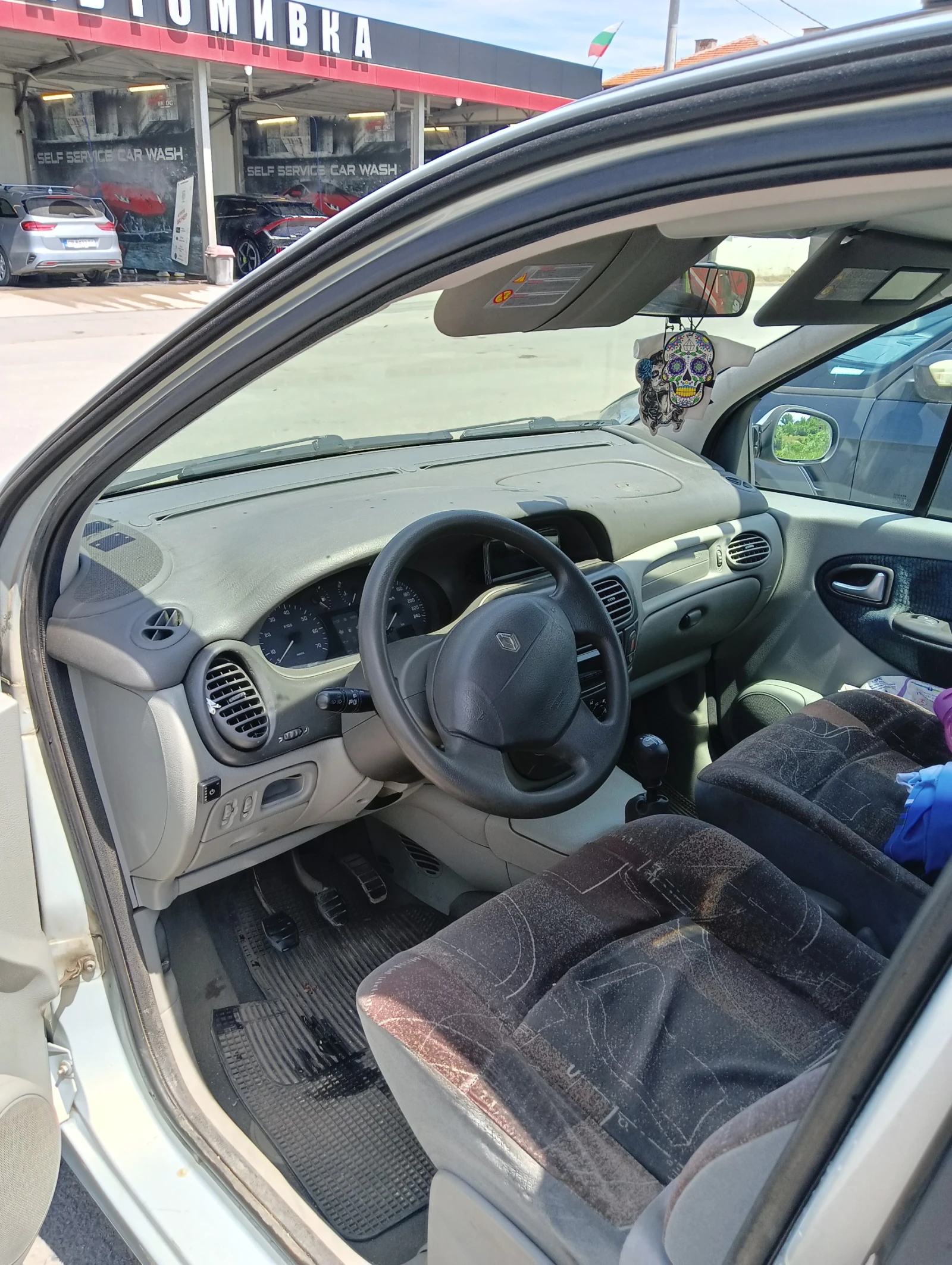Renault Scenic 1.6, 16V, снимка 13 - Автомобили и джипове - 54863170