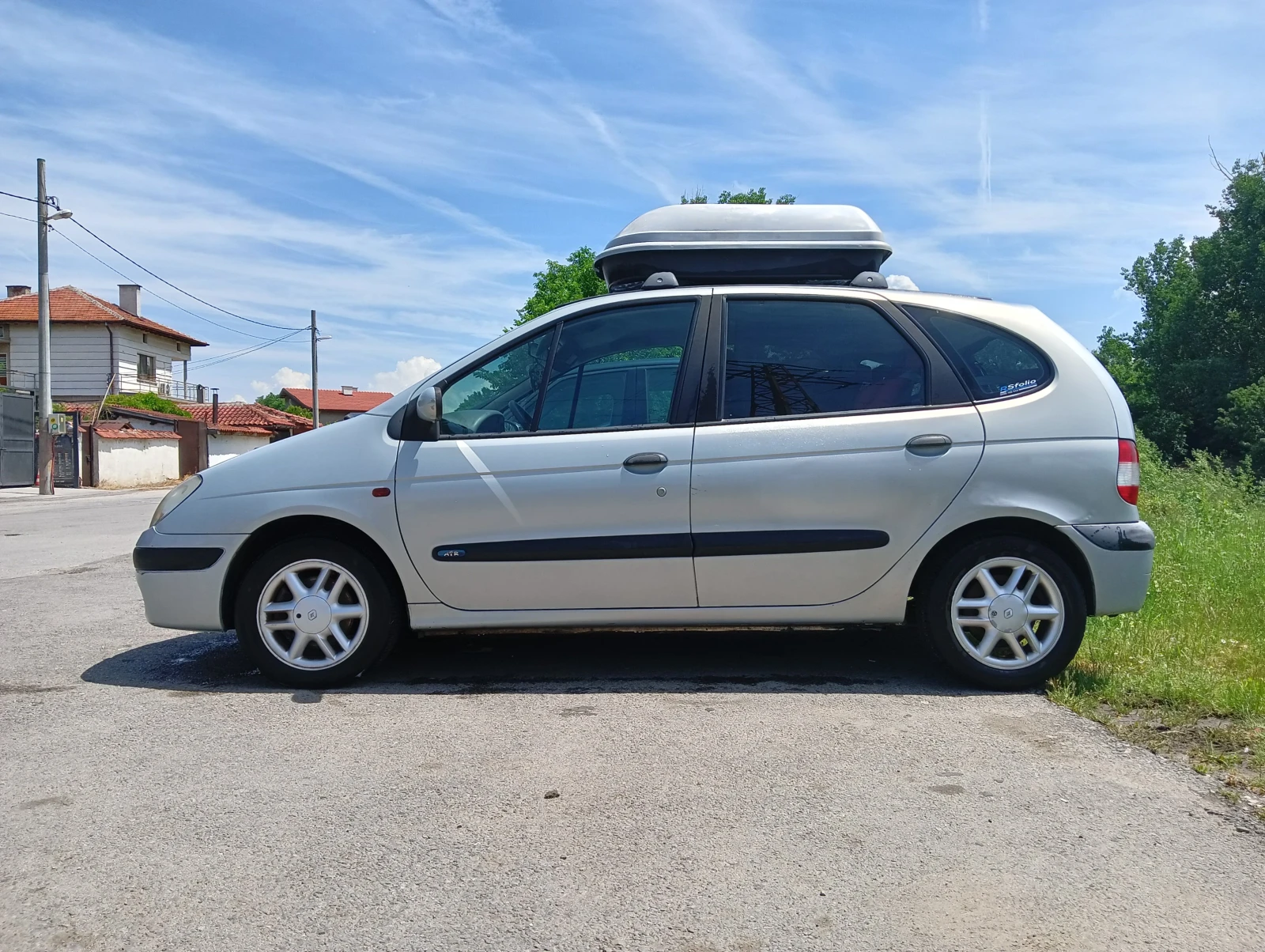 Renault Scenic 1.6, 16V, снимка 2 - Автомобили и джипове - 54863170