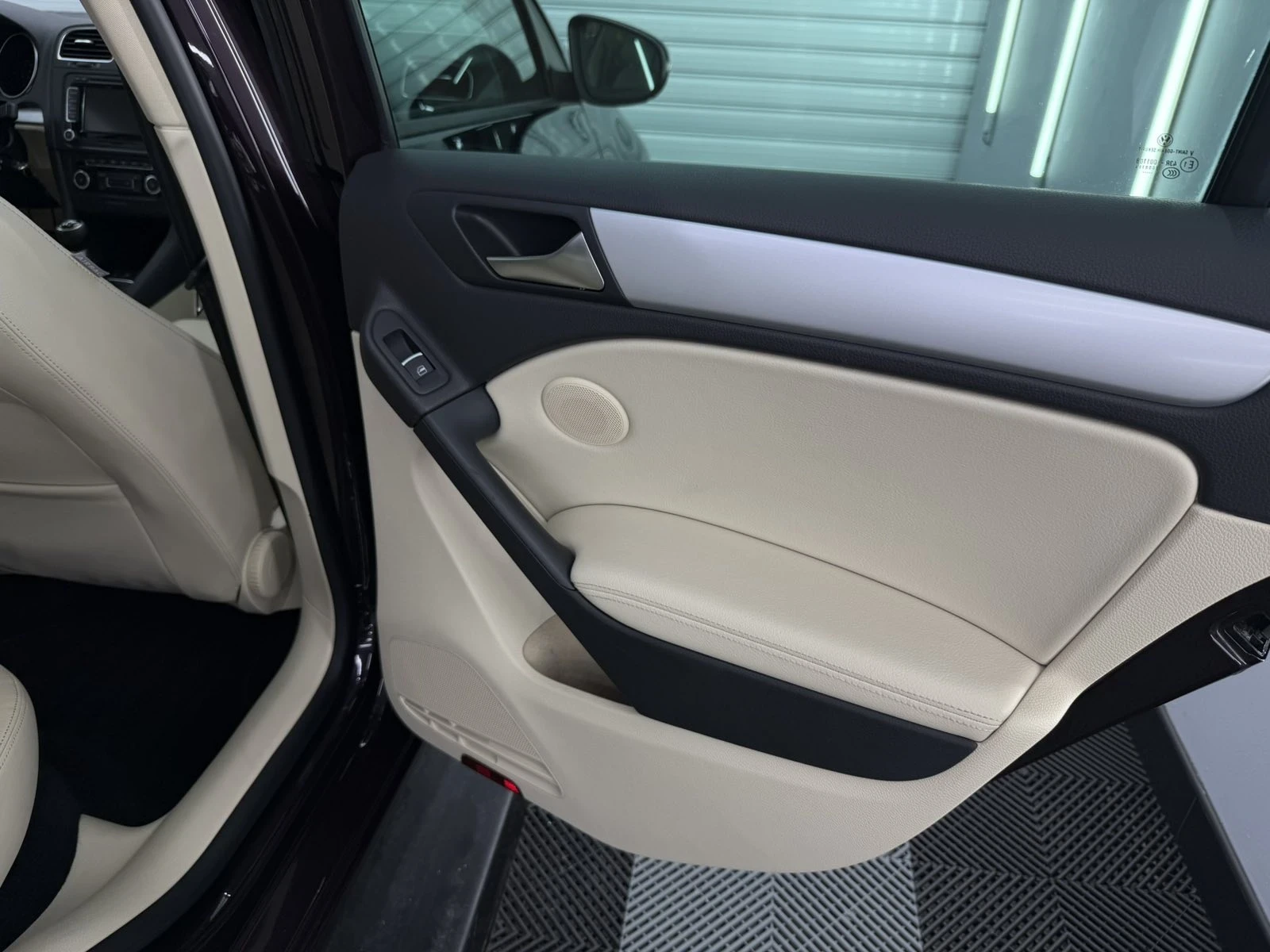 VW Golf TDI, снимка 12 - Автомобили и джипове - 54973452