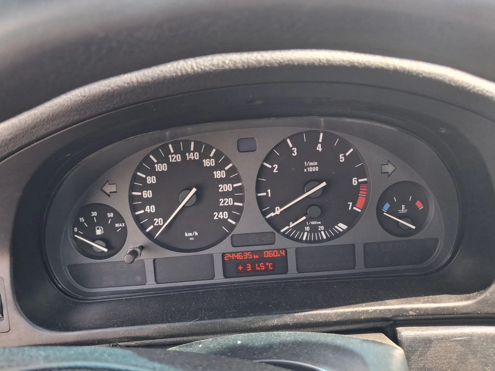 BMW 520 2.0 N/A, снимка 10 - Автомобили и джипове - 55210836