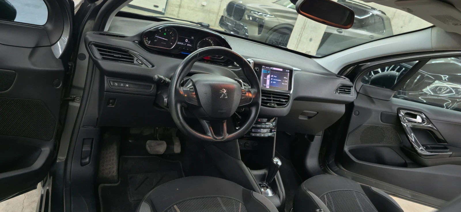 Peugeot 208 1.4 HDI, снимка 9 - Автомобили и джипове - 55502880