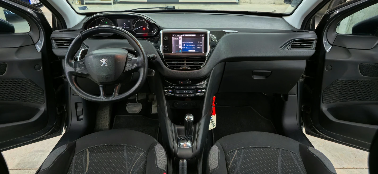 Peugeot 208 1.4 HDI, снимка 16 - Автомобили и джипове - 55502880