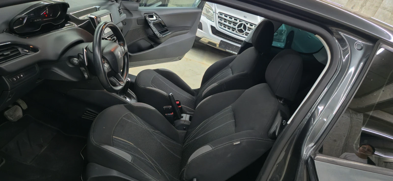 Peugeot 208 1.4 HDI, снимка 10 - Автомобили и джипове - 55502880