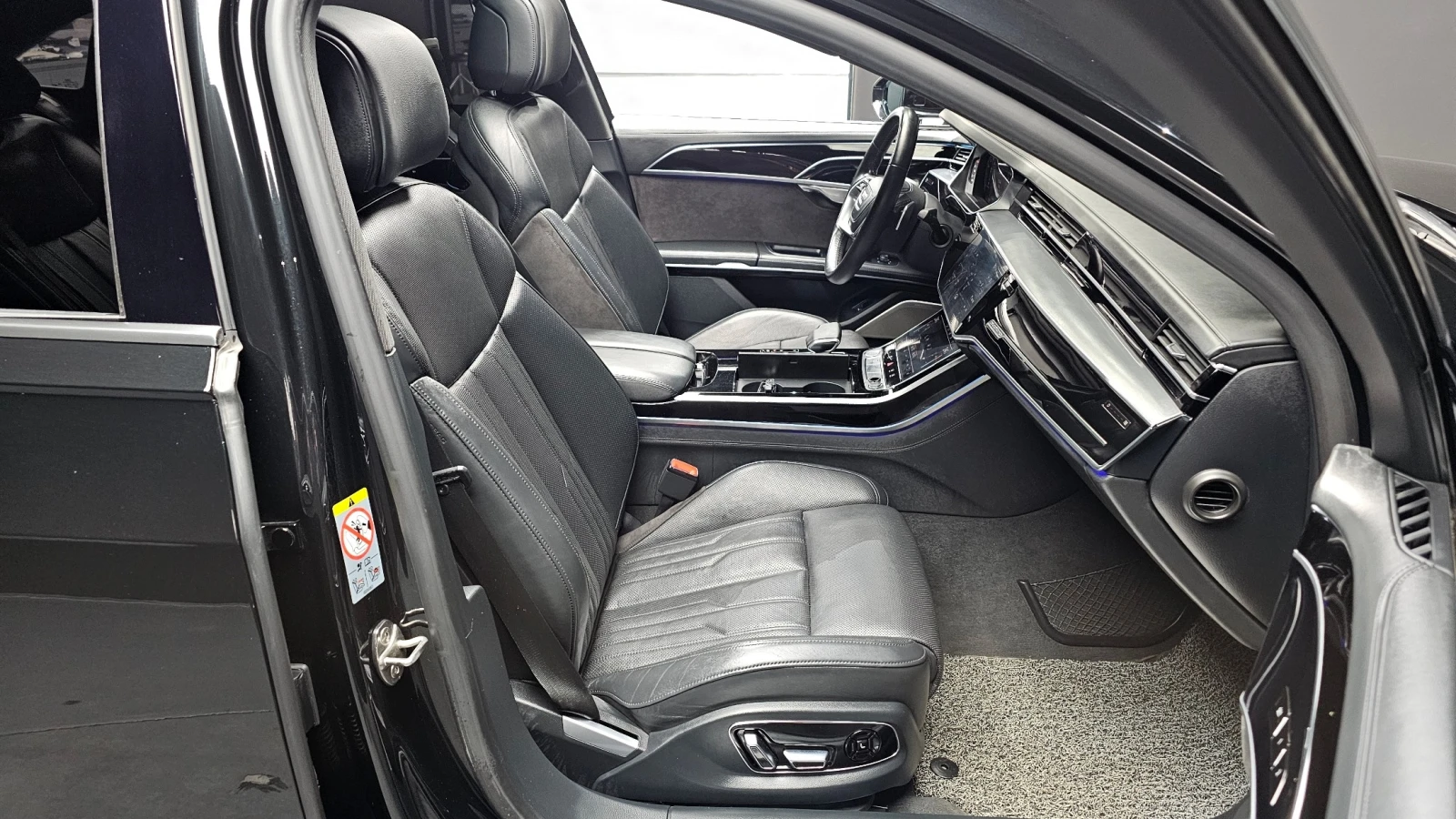 Audi A8 Quattro 55TFSI LWB * FULL FULL, снимка 9 - Автомобили и джипове - 55834954