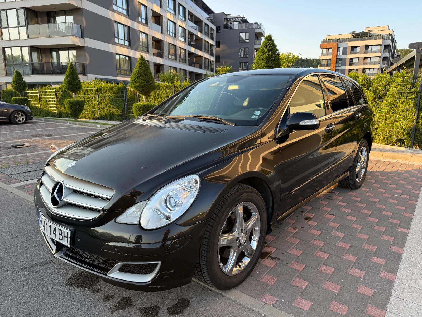 Mercedes-Benz R 320, снимка 2 - Автомобили и джипове - 56202046