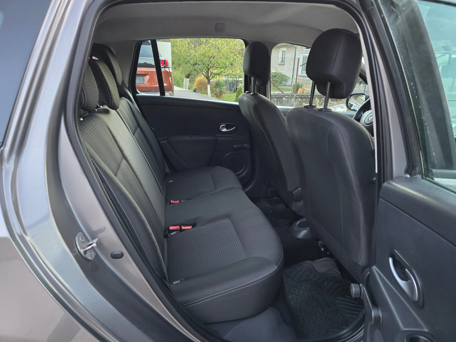 Renault Clio 1.5DCi/NAVI-75ps, снимка 10 - Автомобили и джипове - 56650770