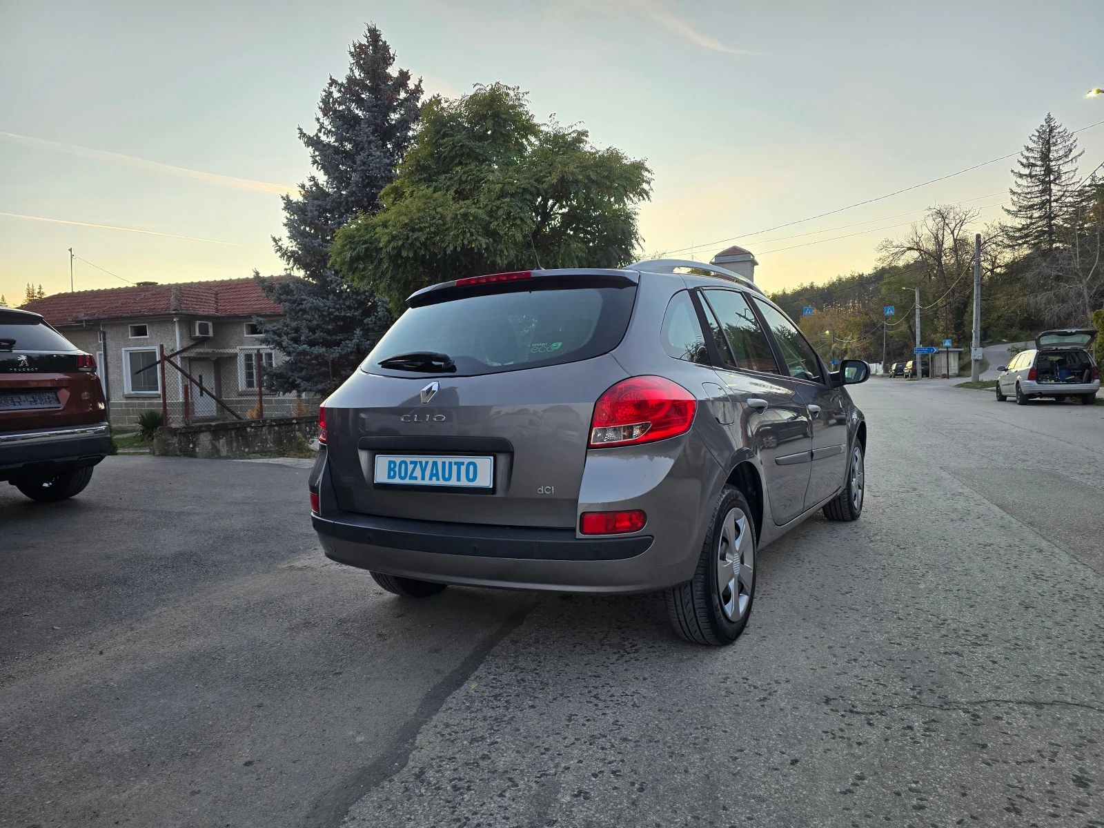 Renault Clio 1.5DCi/NAVI-75ps, снимка 5 - Автомобили и джипове - 56650770