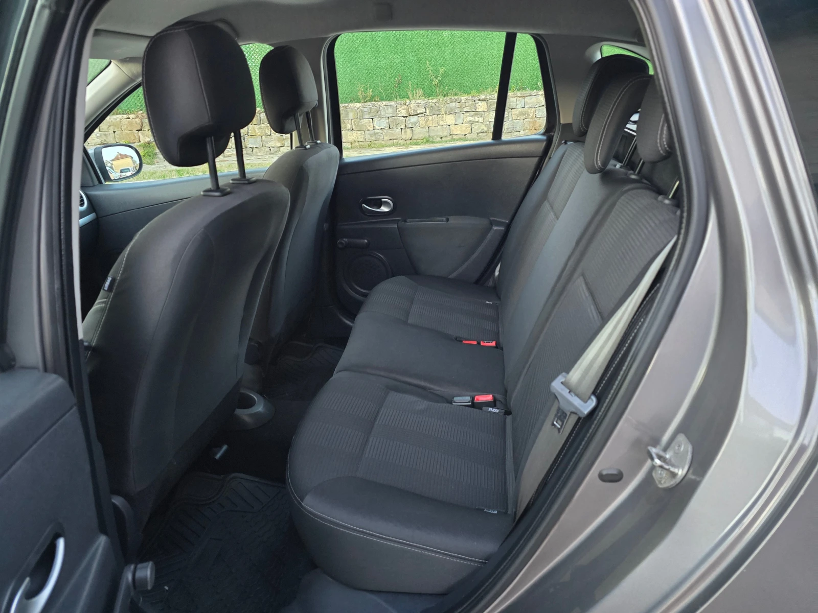Renault Clio 1.5DCi/NAVI-75ps, снимка 12 - Автомобили и джипове - 56650770