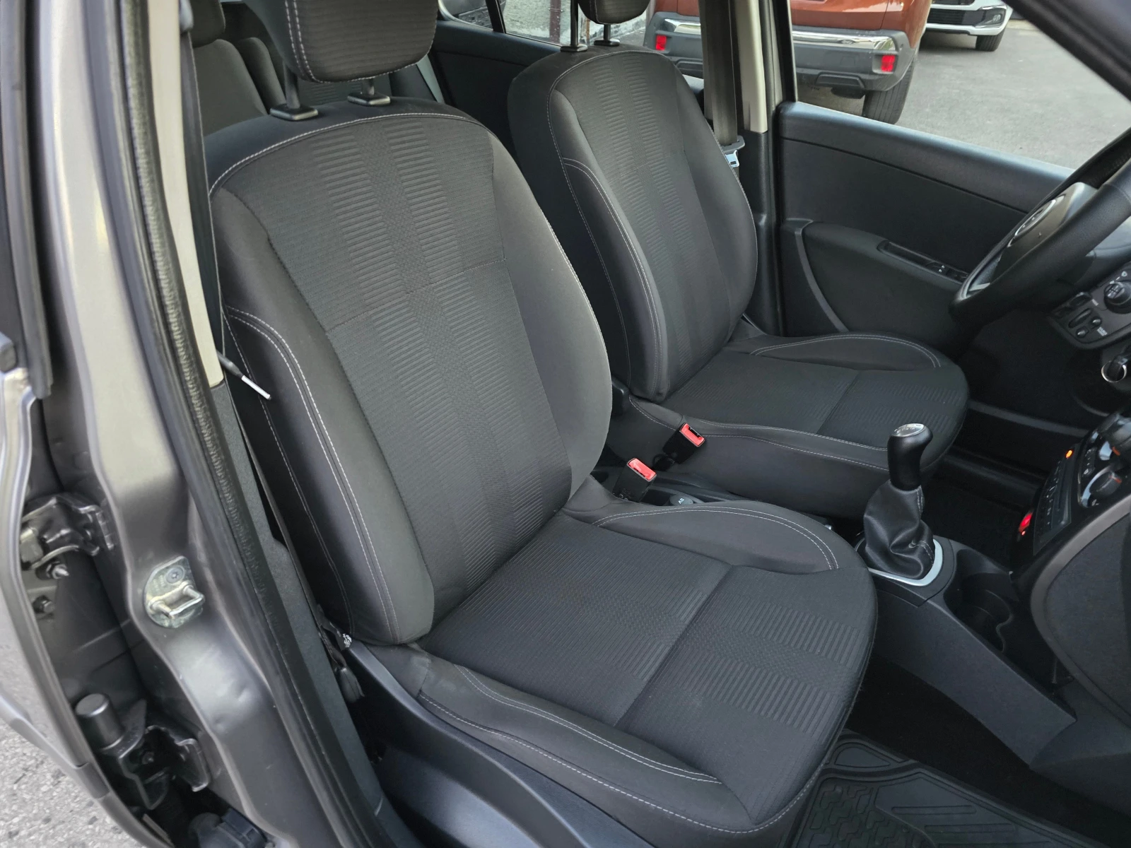 Renault Clio 1.5DCi/NAVI-75ps, снимка 9 - Автомобили и джипове - 56650770
