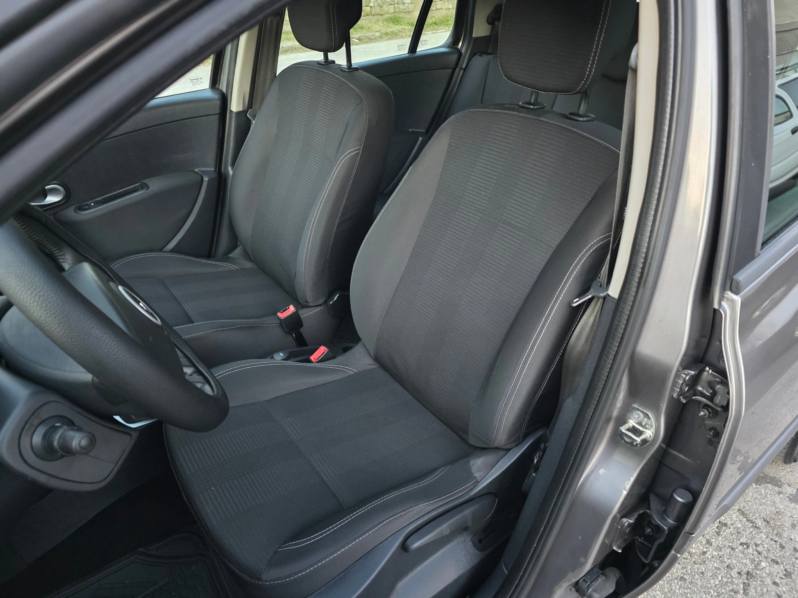 Renault Clio 1.5DCi/NAVI-75ps, снимка 15 - Автомобили и джипове - 56650770
