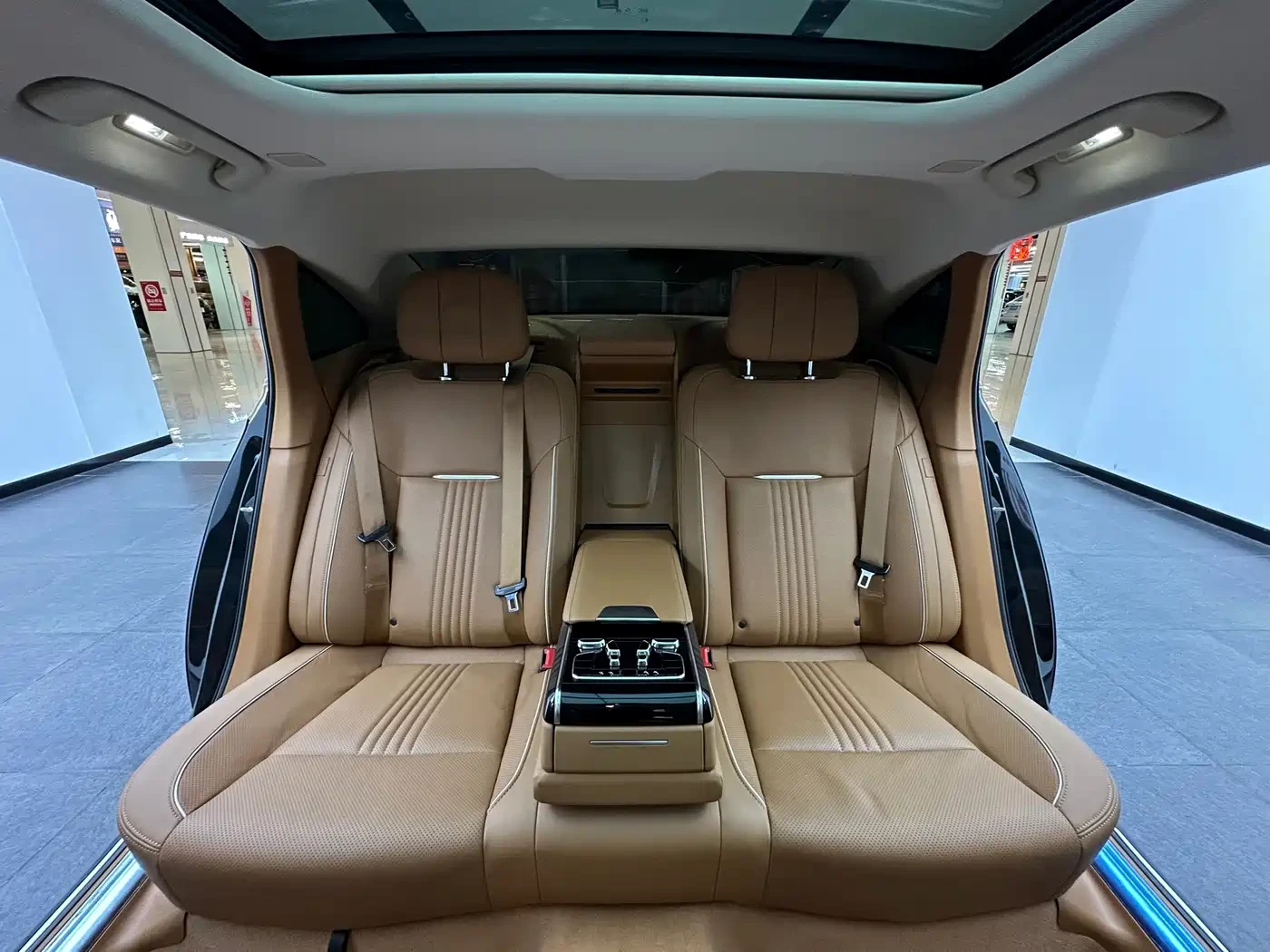 HongQi H9 EXECUTIVE LUXURY* 360* BOSE* �����* ������ ���� | Mobile.bg � ����������� 15