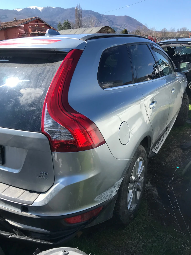 Volvo XC60 D5 2.4D 205ks, снимка 2 - Автомобили и джипове - 47491887