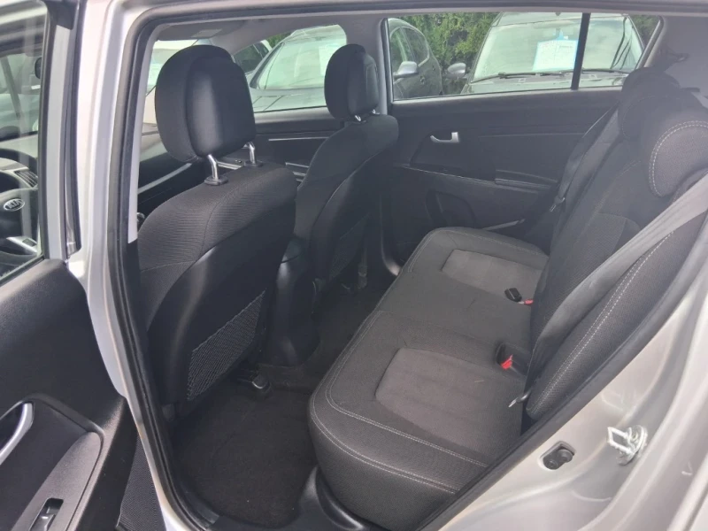 Kia Sportage, снимка 9 - Автомобили и джипове - 51259142