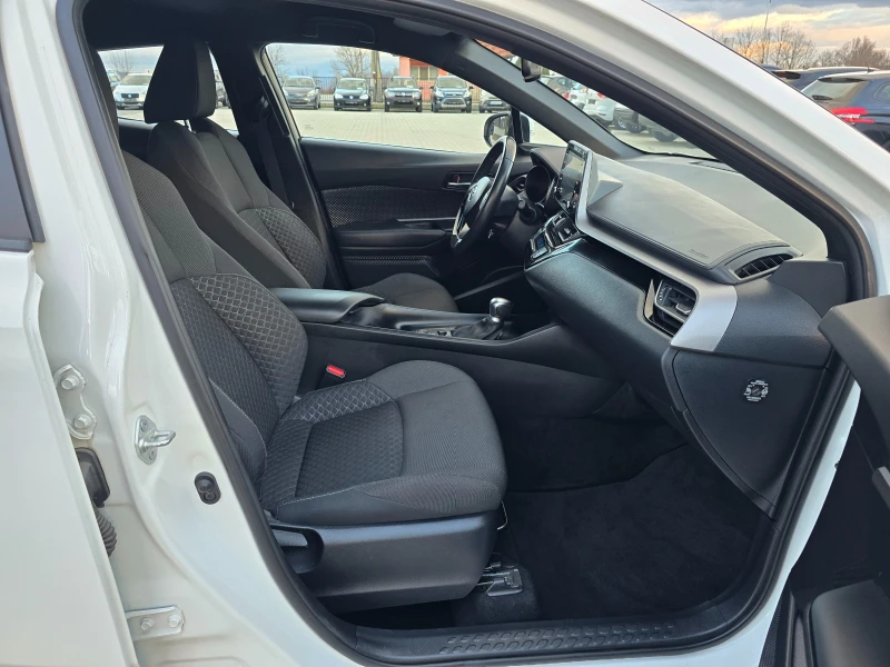 Toyota C-HR 1.8 Hy., 76000км., Камера, LIne Assist, 2022г., снимка 13 - Автомобили и джипове - 53559480
