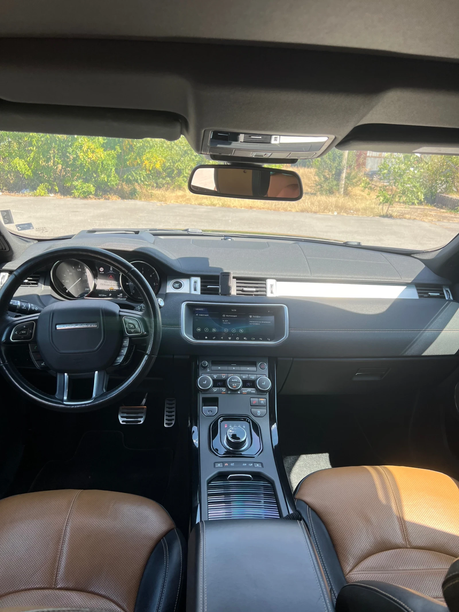 Land Rover Range Rover Evoque 2.0D 180к.с.4X4 FULL SWISS PANO DINAMIC TOP - изображение 10