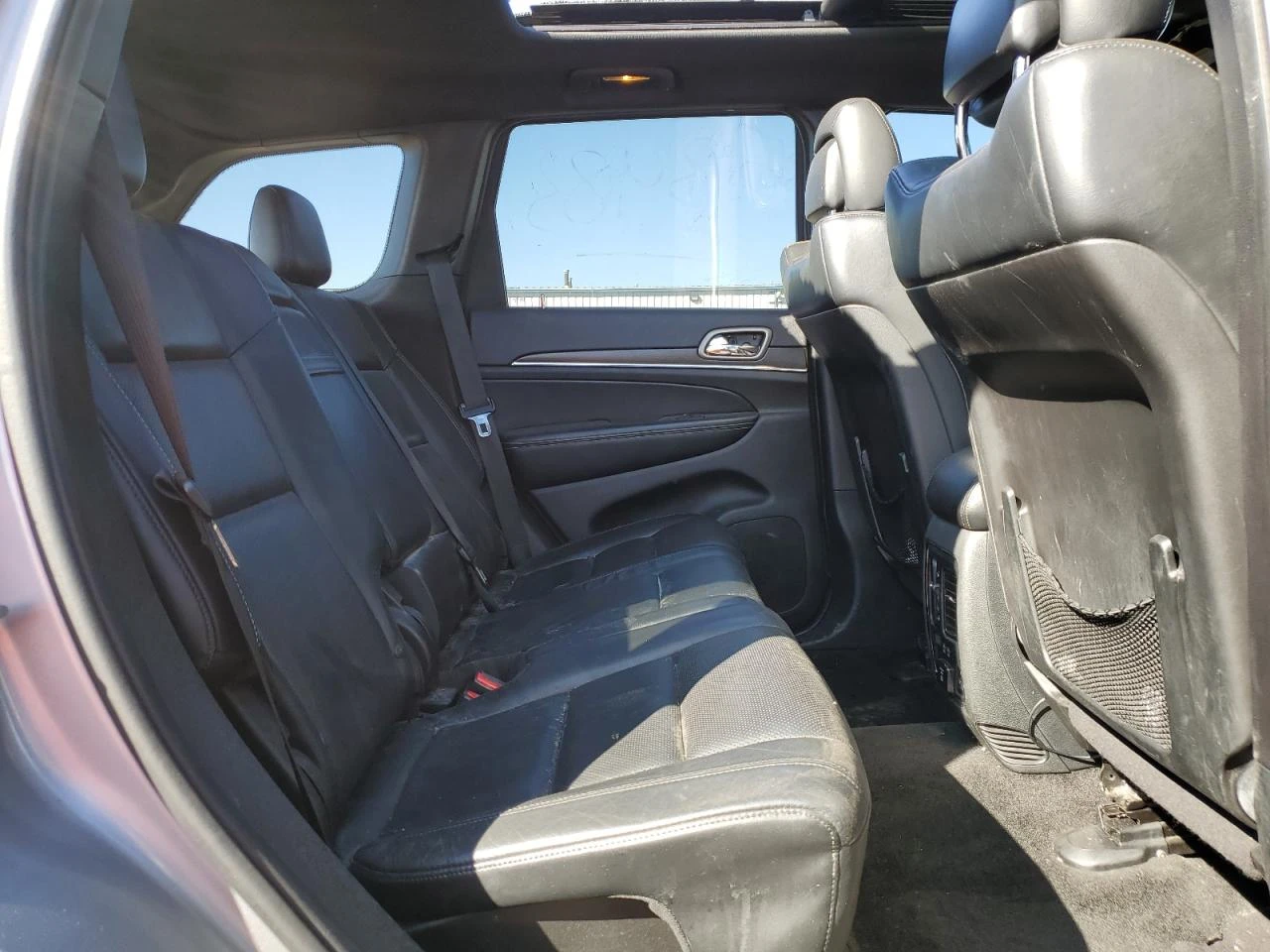 Jeep Grand cherokee LIMITED KEYLESS* 8ZF* 4X4* ПОДГРЕВ* LED* ПАНОРАМА - изображение 9