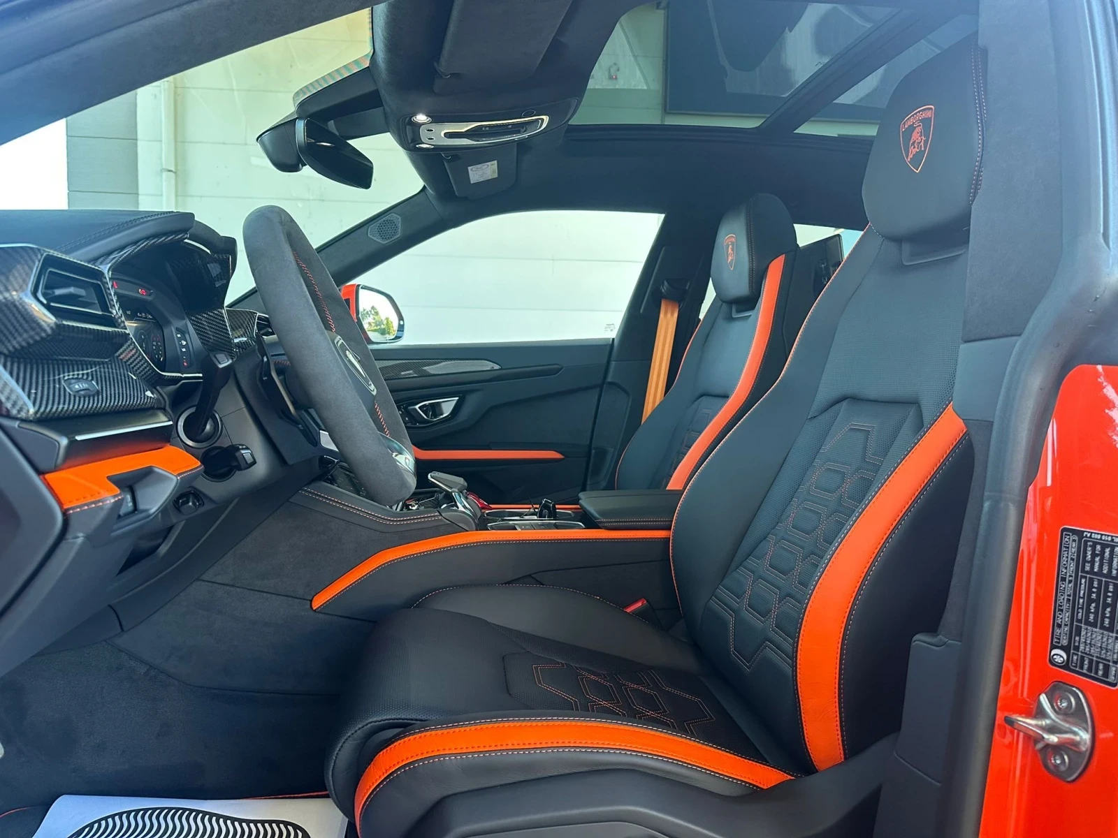 Lamborghini Urus  - изображение 7