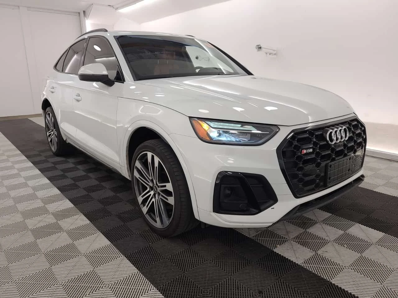 Audi SQ5 PANORAMA| 360 КАМЕРИ| 2 КЛЮЧА| CARFAX, снимка 2 - Автомобили и джипове - 54297056