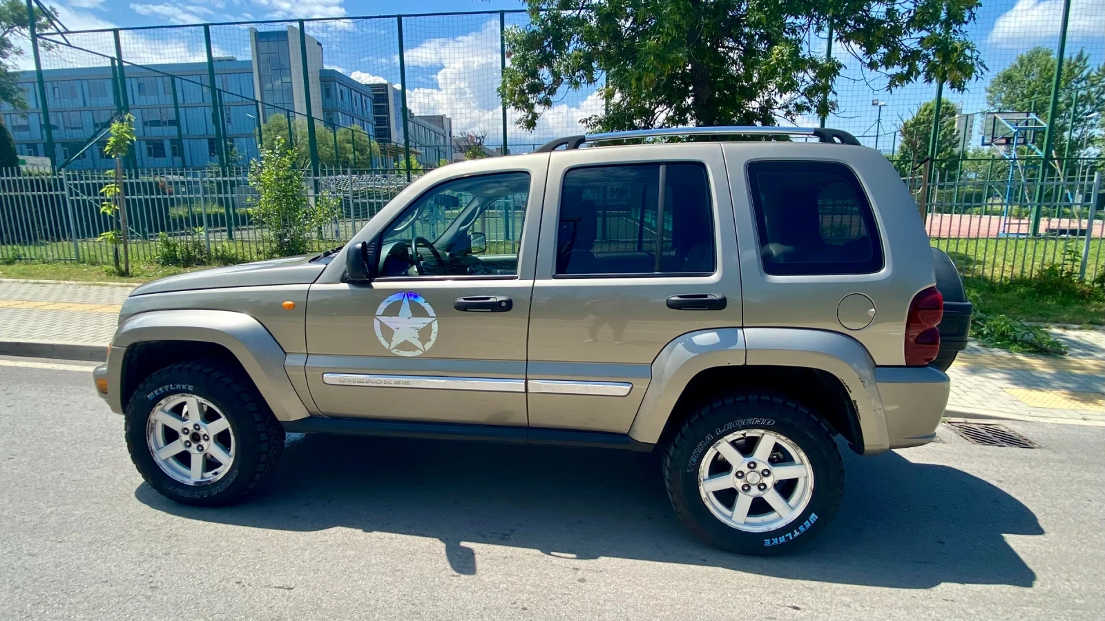 Jeep Cherokee 3.7 газ 
