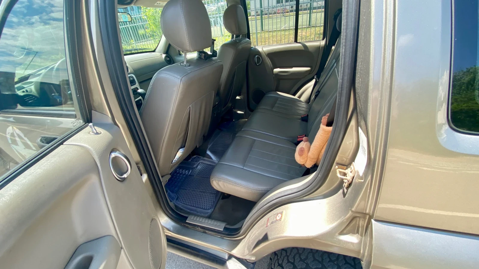 Jeep Cherokee 3.7 газ , снимка 10 - Автомобили и джипове - 55030306