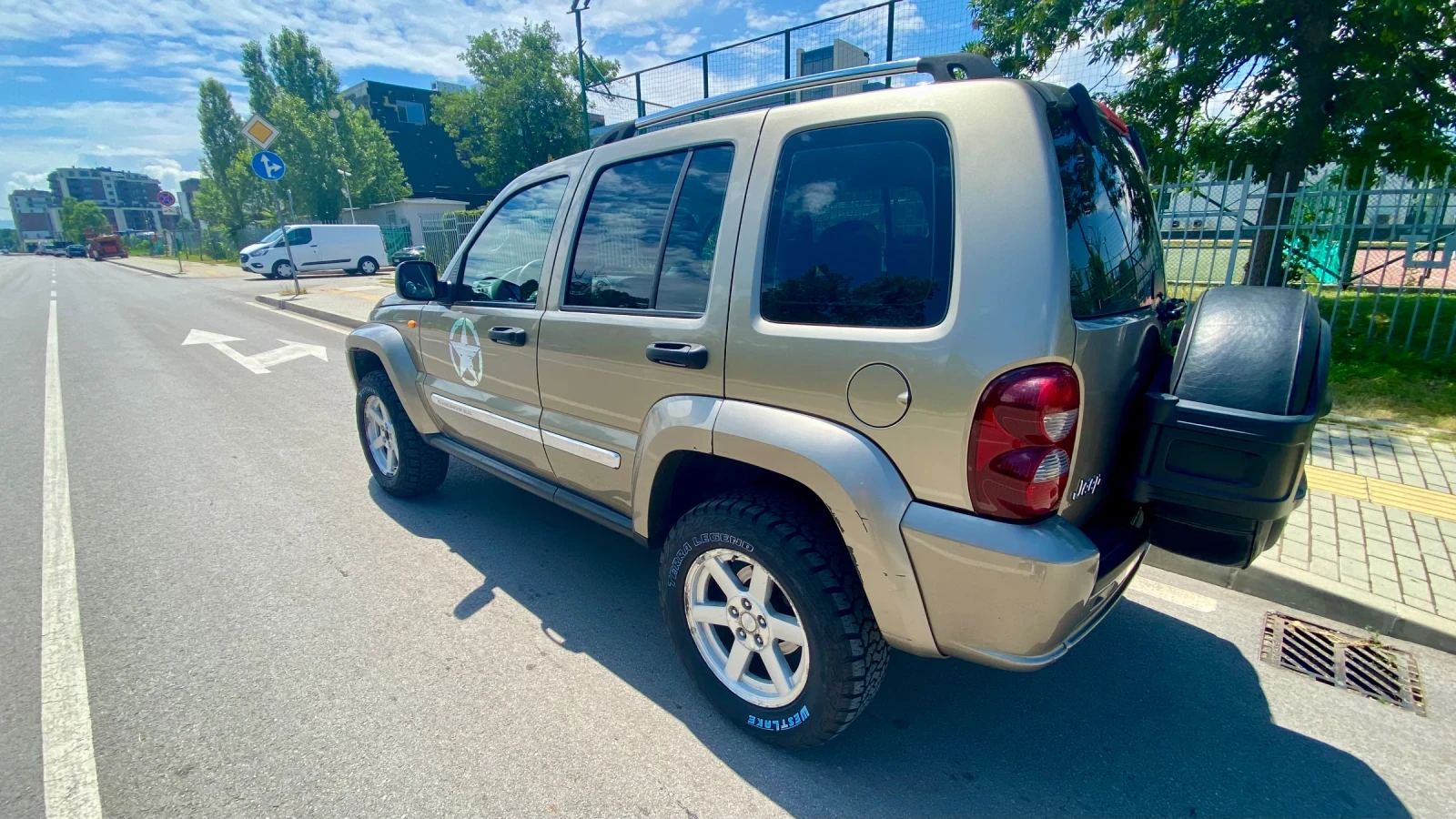 Jeep Cherokee 3.7 газ , снимка 5 - Автомобили и джипове - 55030306
