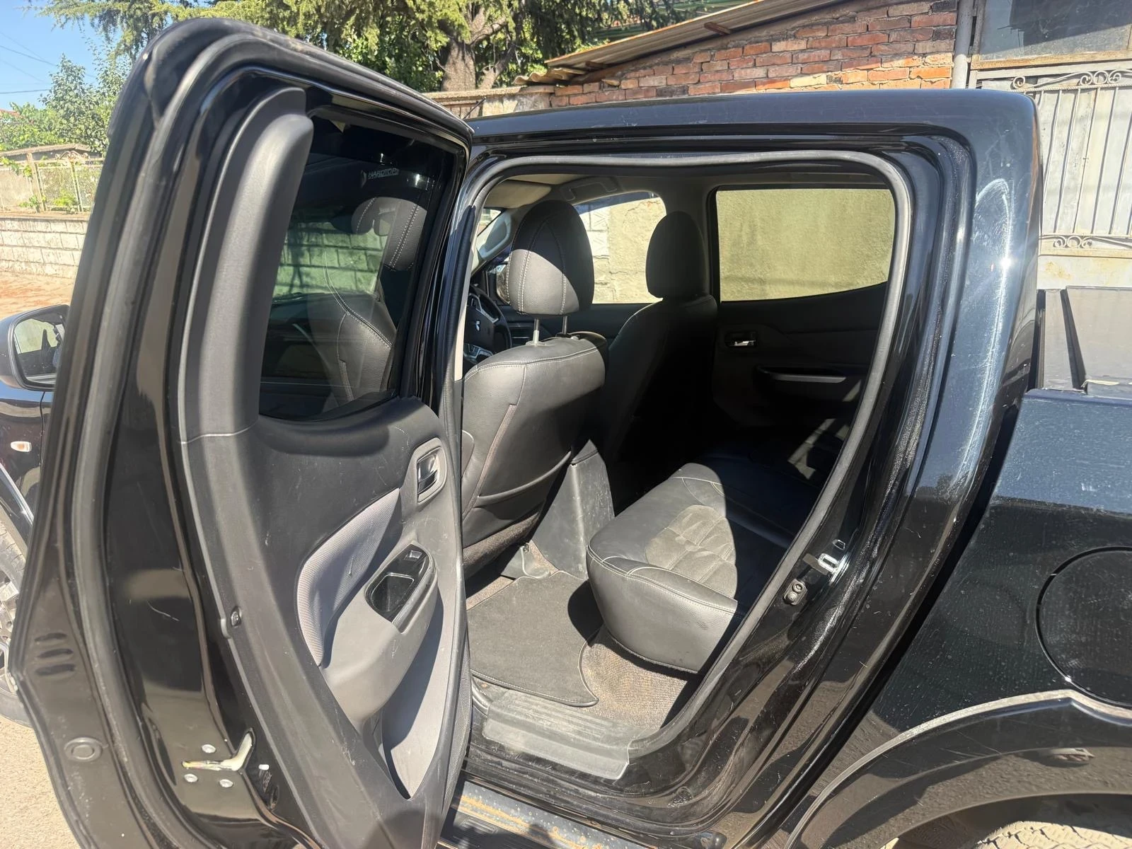Mitsubishi L200 2.4d, снимка 6 - Автомобили и джипове - 56092490
