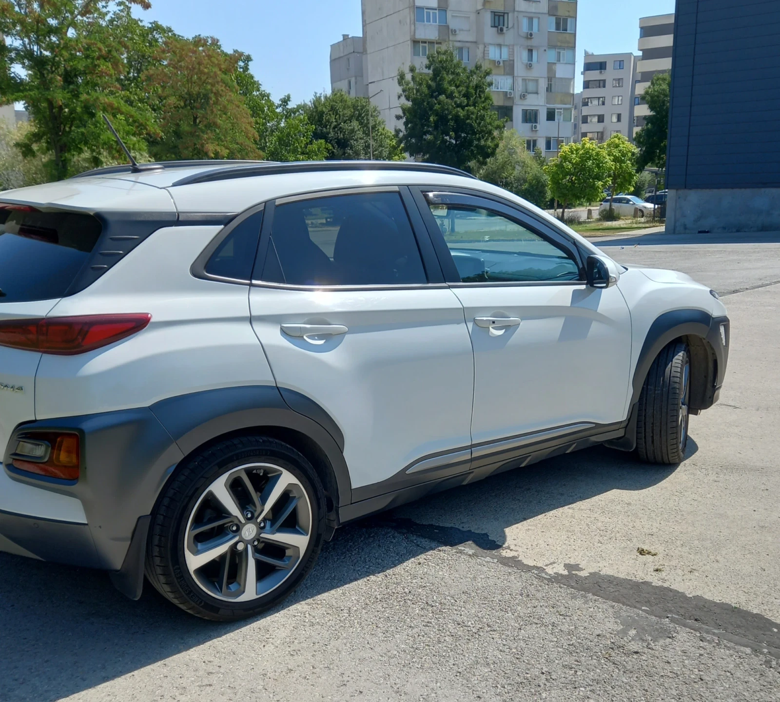 Hyundai Kona SUV, снимка 4 - Автомобили и джипове - 56414328
