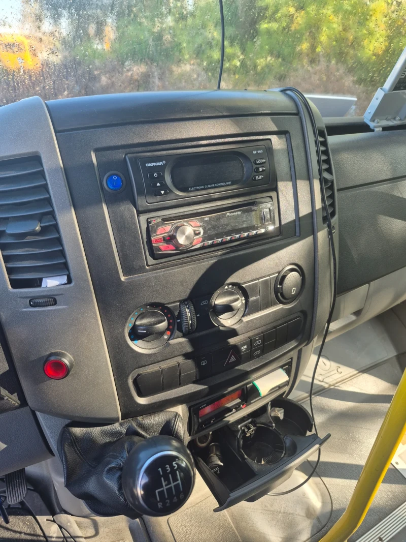 VW Crafter, снимка 5 - Бусове и автобуси - 52913985