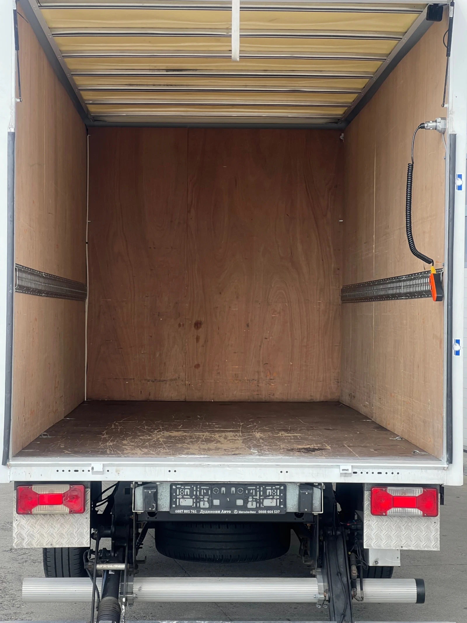 Iveco Daily Фургон с борд / 221 000км! / Климатроник - изображение 10