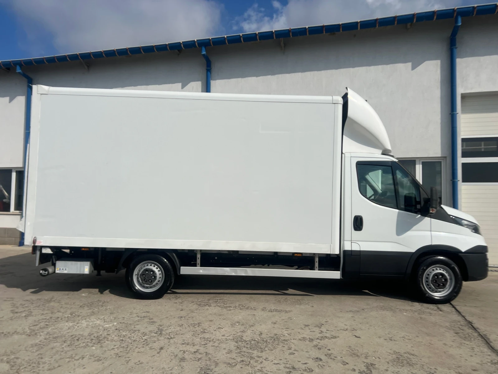 Iveco Daily Фургон с борд / 221 000км! / Климатроник - изображение 8