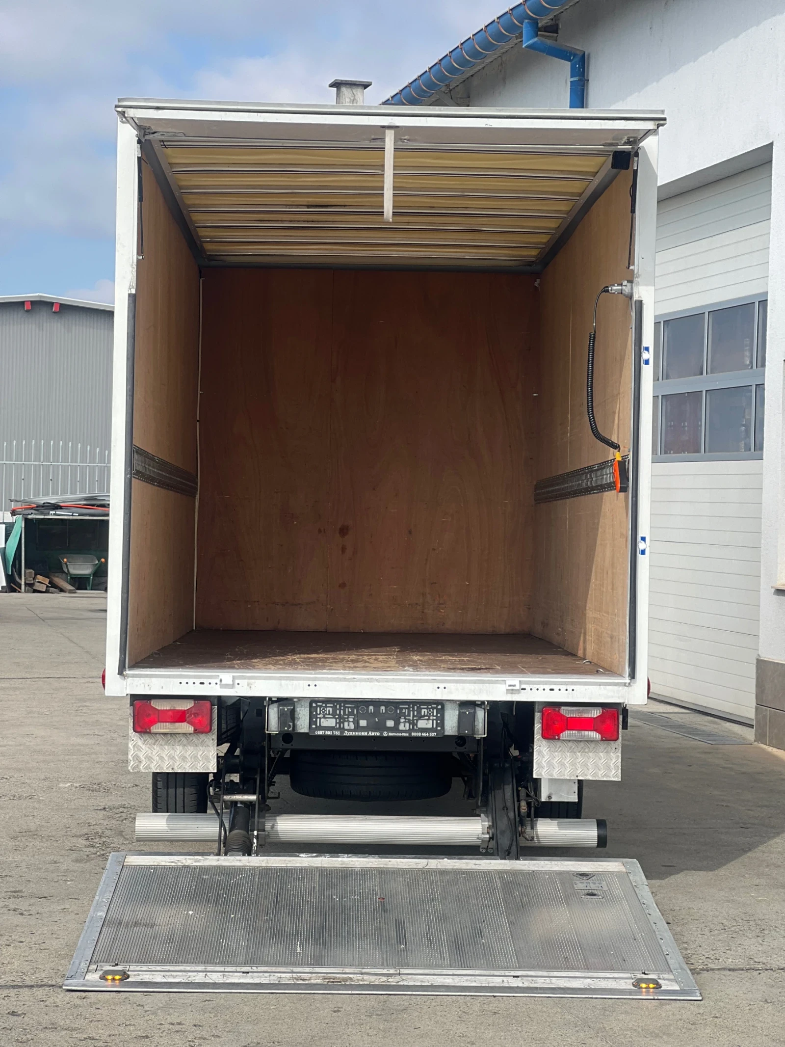 Iveco Daily Фургон с борд / 221 000км! / Климатроник - изображение 9