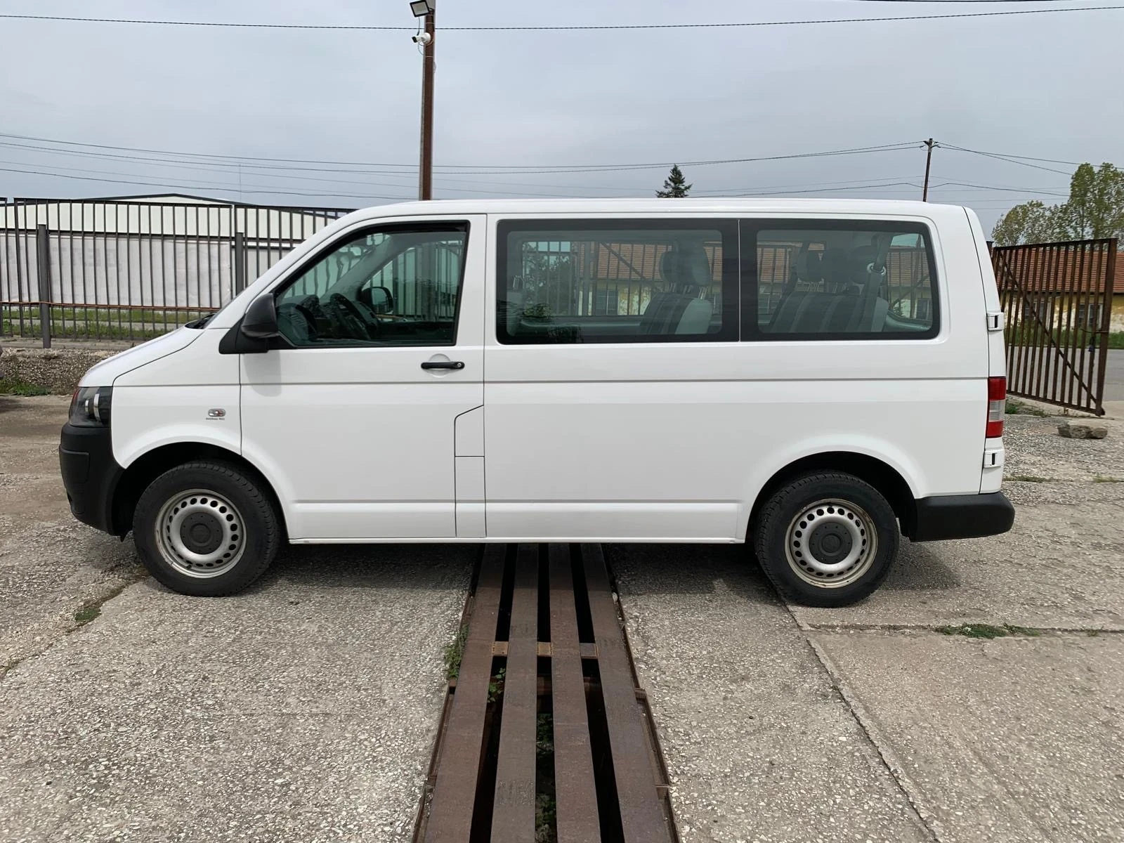 VW Transporter 2.0 TDI 9 Местен Климатик EURO 5, снимка 8 - Бусове и автобуси - 54478887