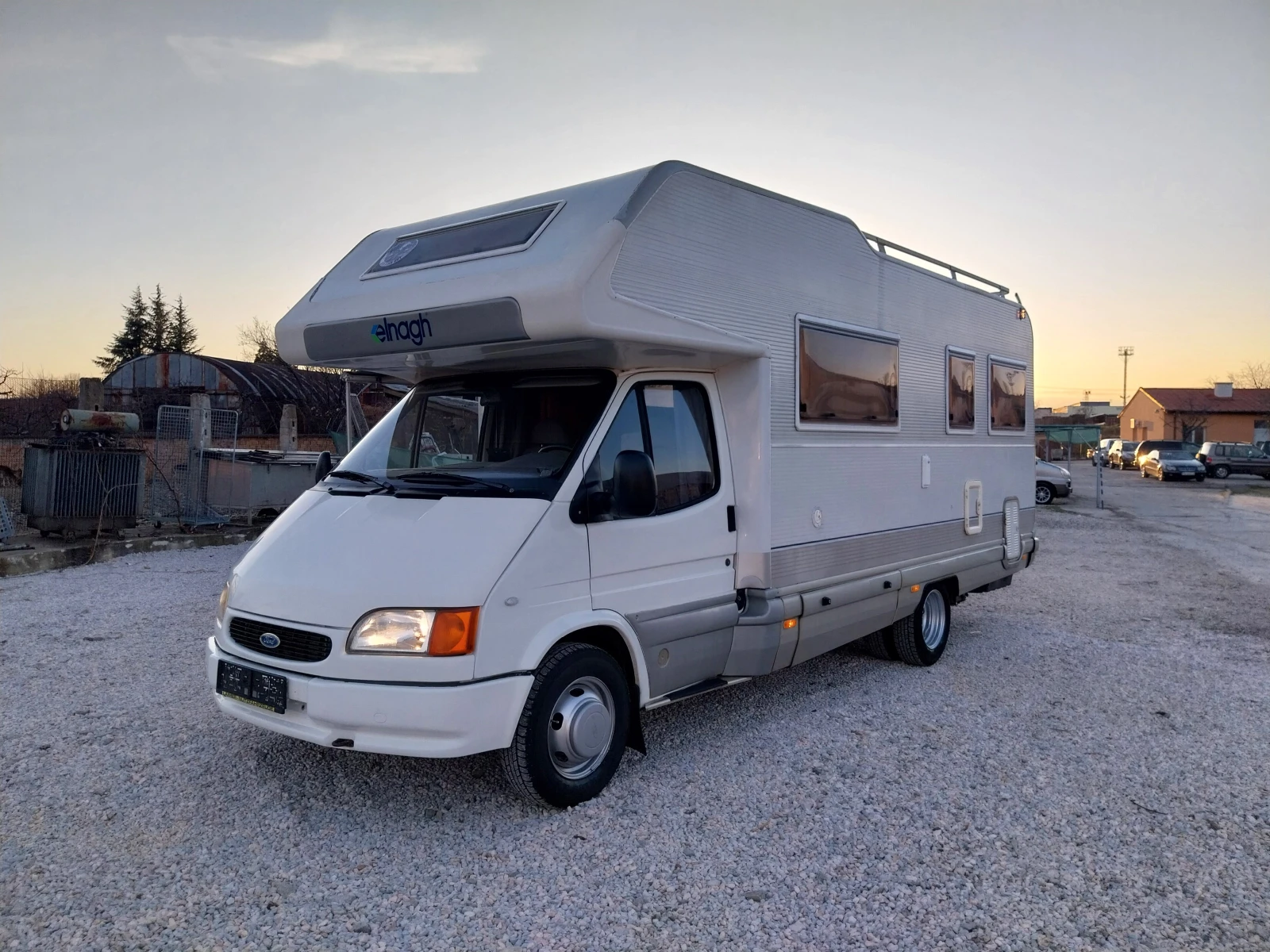 Кемпер Elnagh Ford Transit 2.5TDI 101кс/Б категория/TOP, снимка 4 - Каравани и кемпери - 53824994