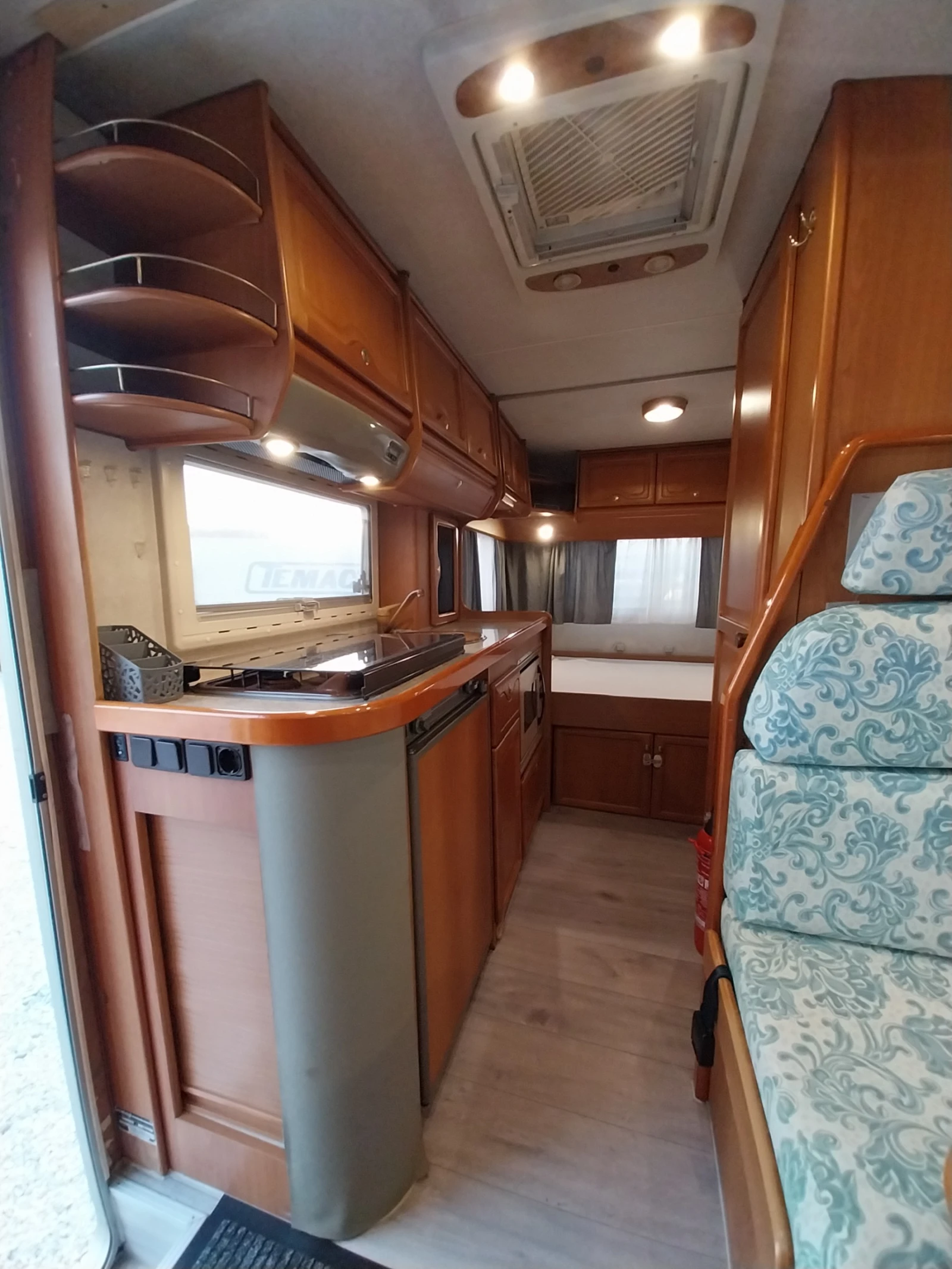 Кемпер Elnagh Ford Transit 2.5TDI 101кс/Б категория/TOP, снимка 7 - Каравани и кемпери - 53824994