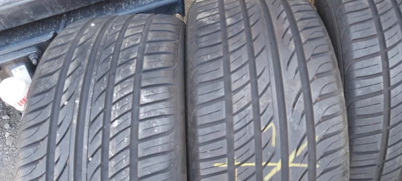 Гуми Летни 235/40R18, снимка 2 - Гуми и джанти - 29341381