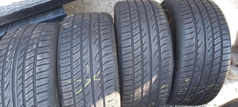 Гуми Летни 235/40R18, снимка 1 - Гуми и джанти - 29341381